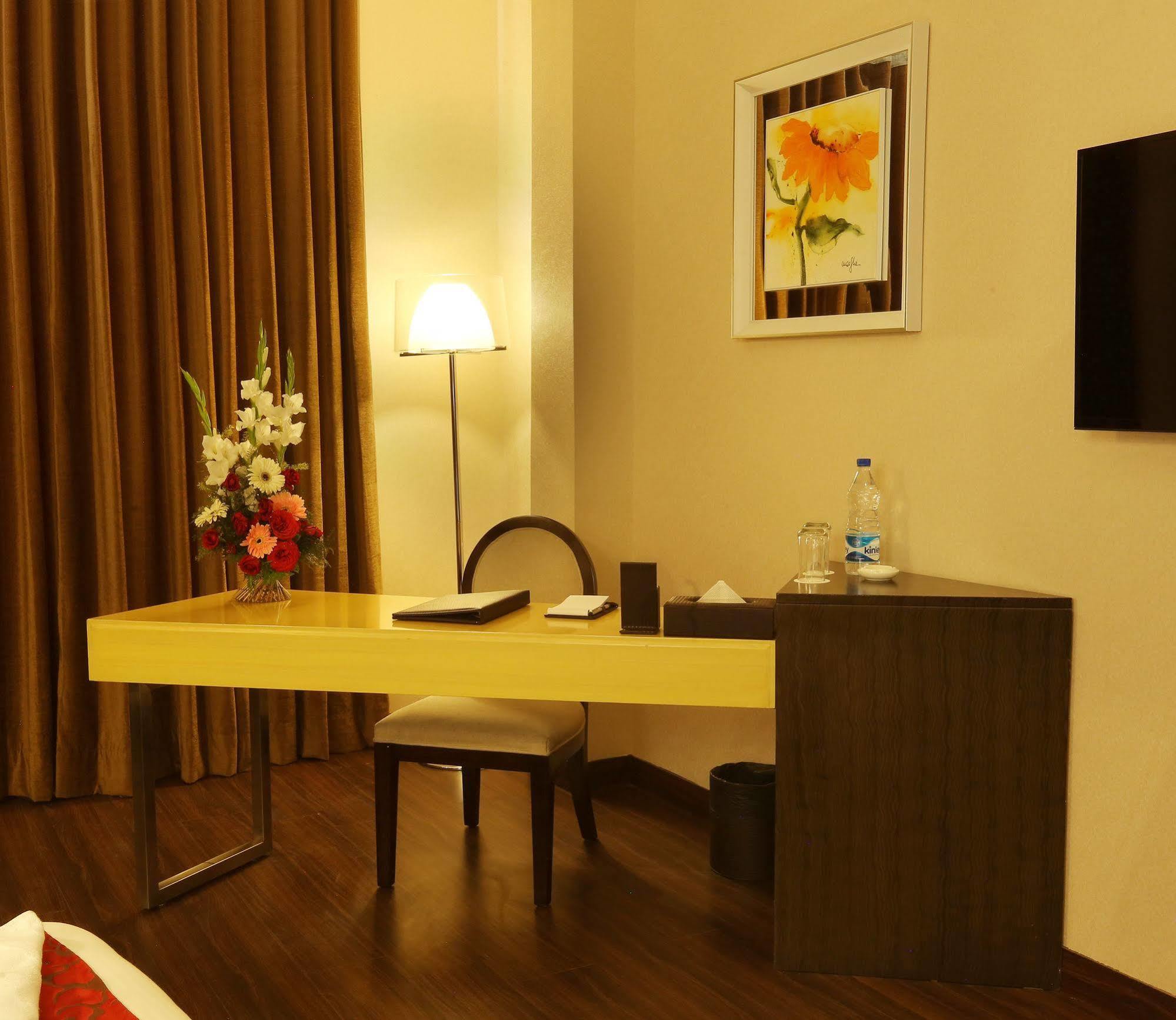 Five Elements Hotels Delhi- North Avenue New Delhi Bagian luar foto