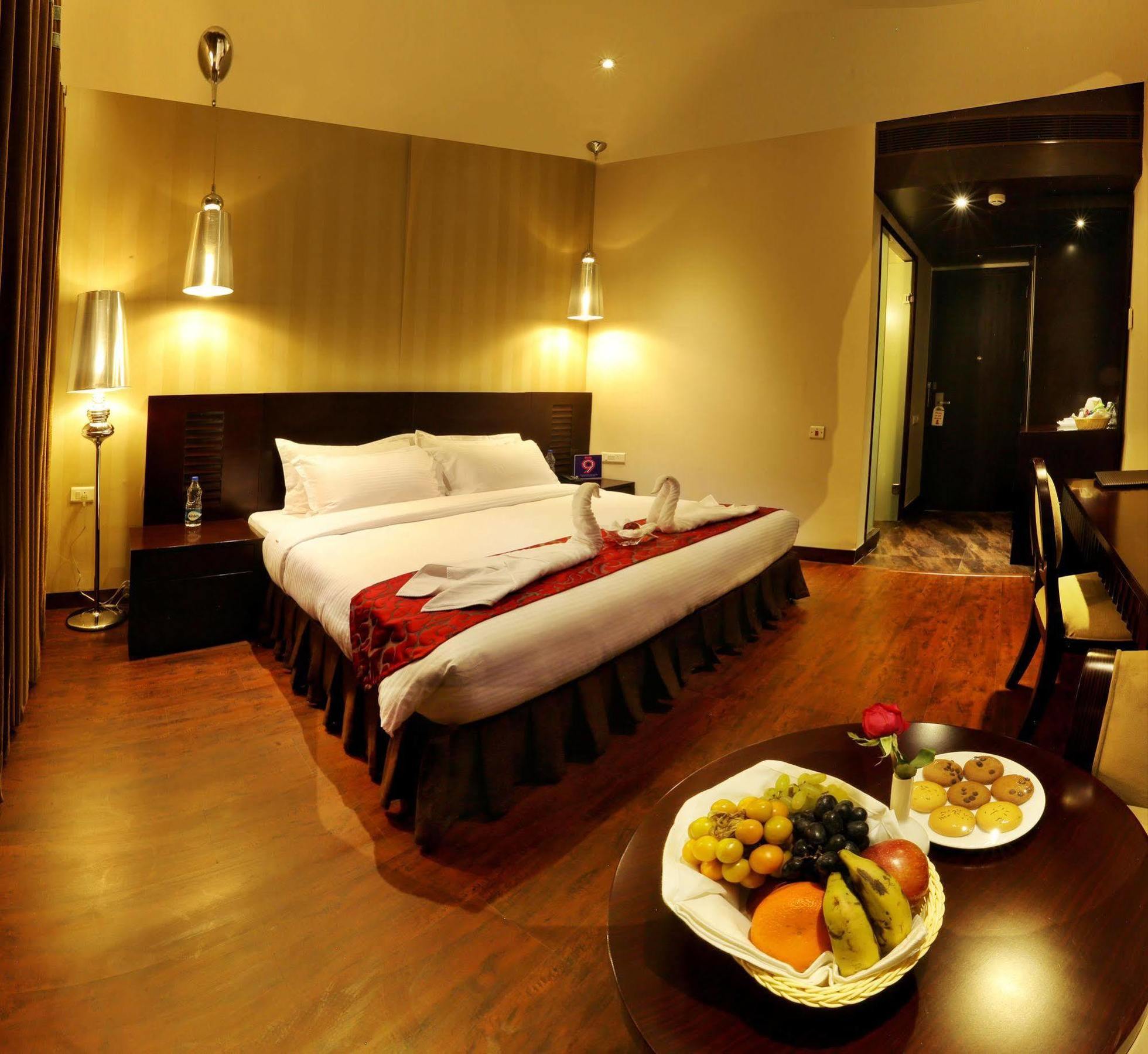 Five Elements Hotels Delhi- North Avenue New Delhi Bagian luar foto