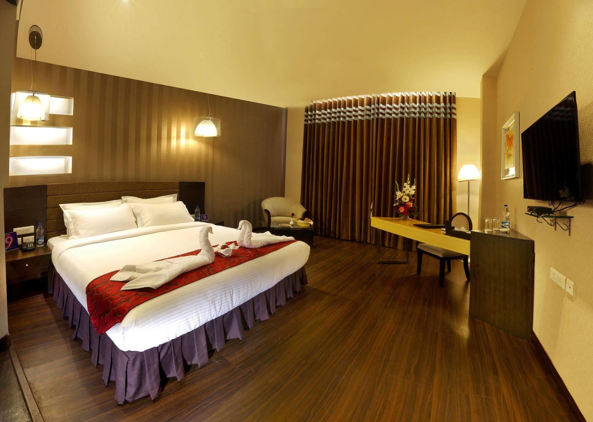 Five Elements Hotels Delhi- North Avenue New Delhi Bagian luar foto