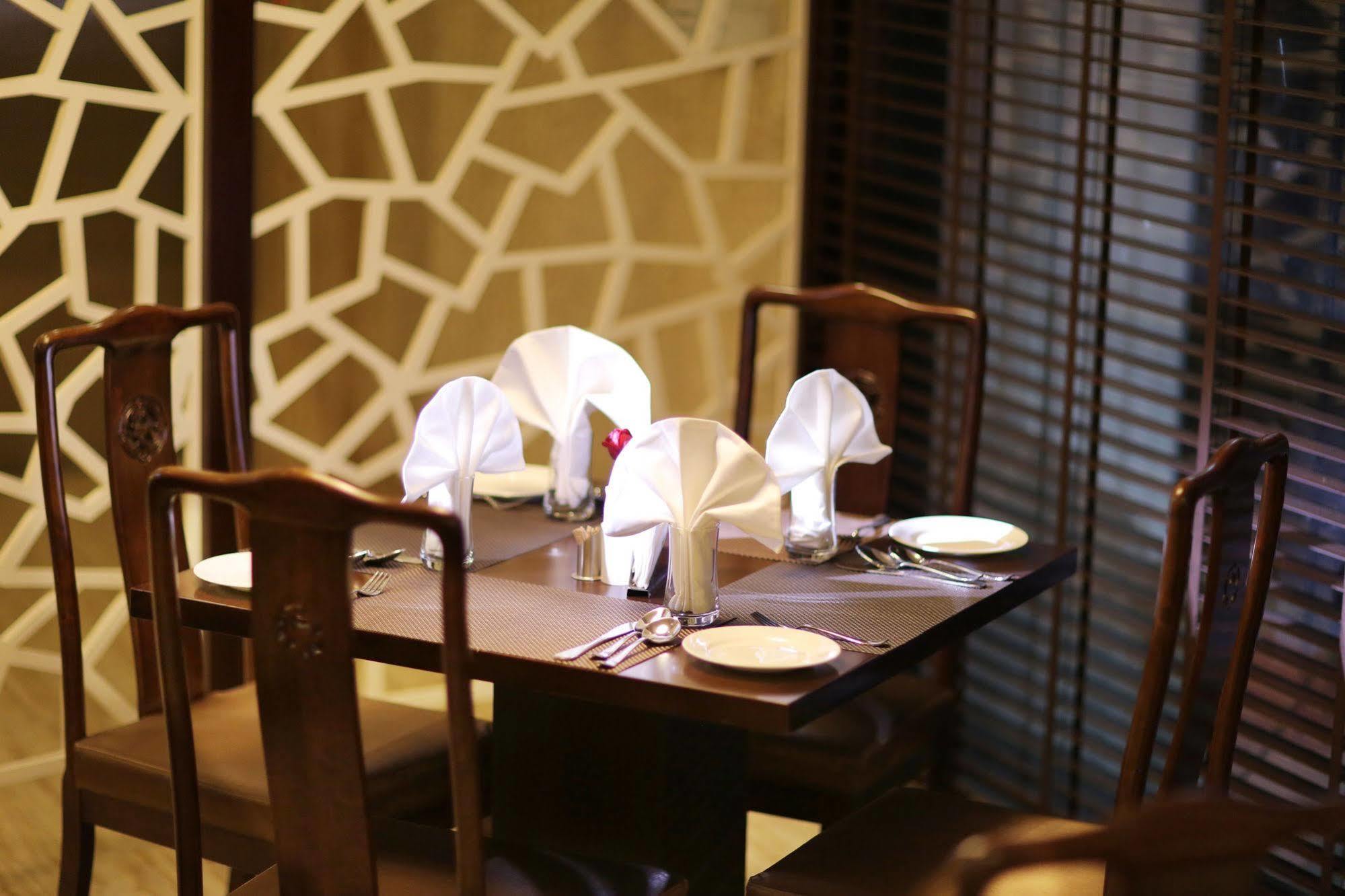 Five Elements Hotels Delhi- North Avenue New Delhi Bagian luar foto